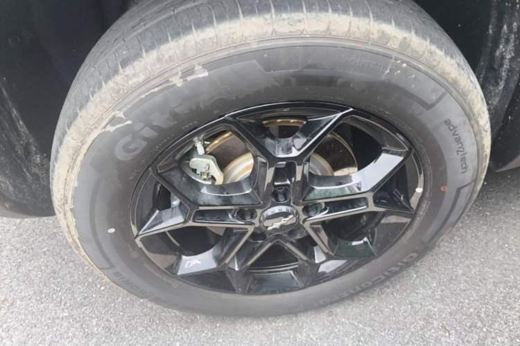 Used Formula Leopard Titanium 3 2025 501 km Range Rear-Wheel Drive Intelligent Driving Max Edition Right Rear Wheel Hub