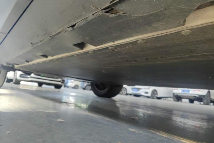 Used Formula Leopard Titanium 3 2025 501KM All-Wheel Drive Intelligent Driving Ultra Version Right Side Sill