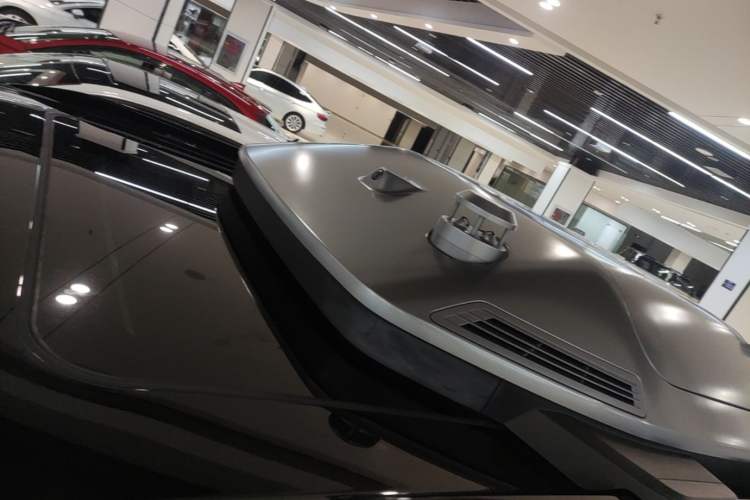Used Formula Leopard Titanium 3 2025 501 km Four-Wheel Drive Drone Edition Roof