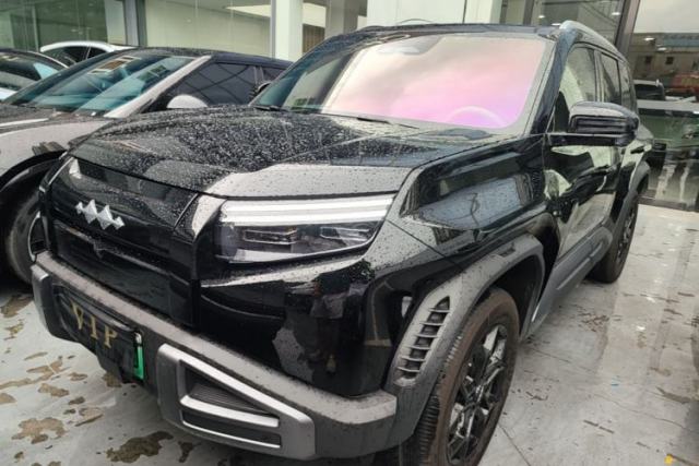 Used Formula Leopard Titanium 3 2025 501 km Range Rear-Wheel Drive Intelligent Driving Max Edition