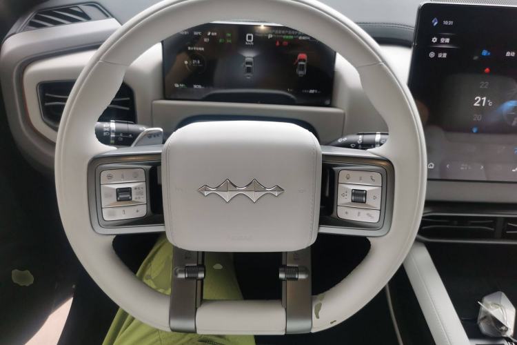 Used Formula Leopard Titanium 3 2025 501 km All-Wheel Drive Intelligent Driving Max Edition Steering Wheel