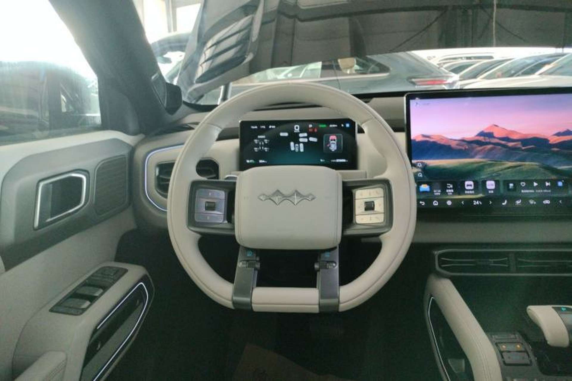 Used Formula Leopard Titanium 3 2025 501 km Four-Wheel Drive Drone Edition Steering Wheel