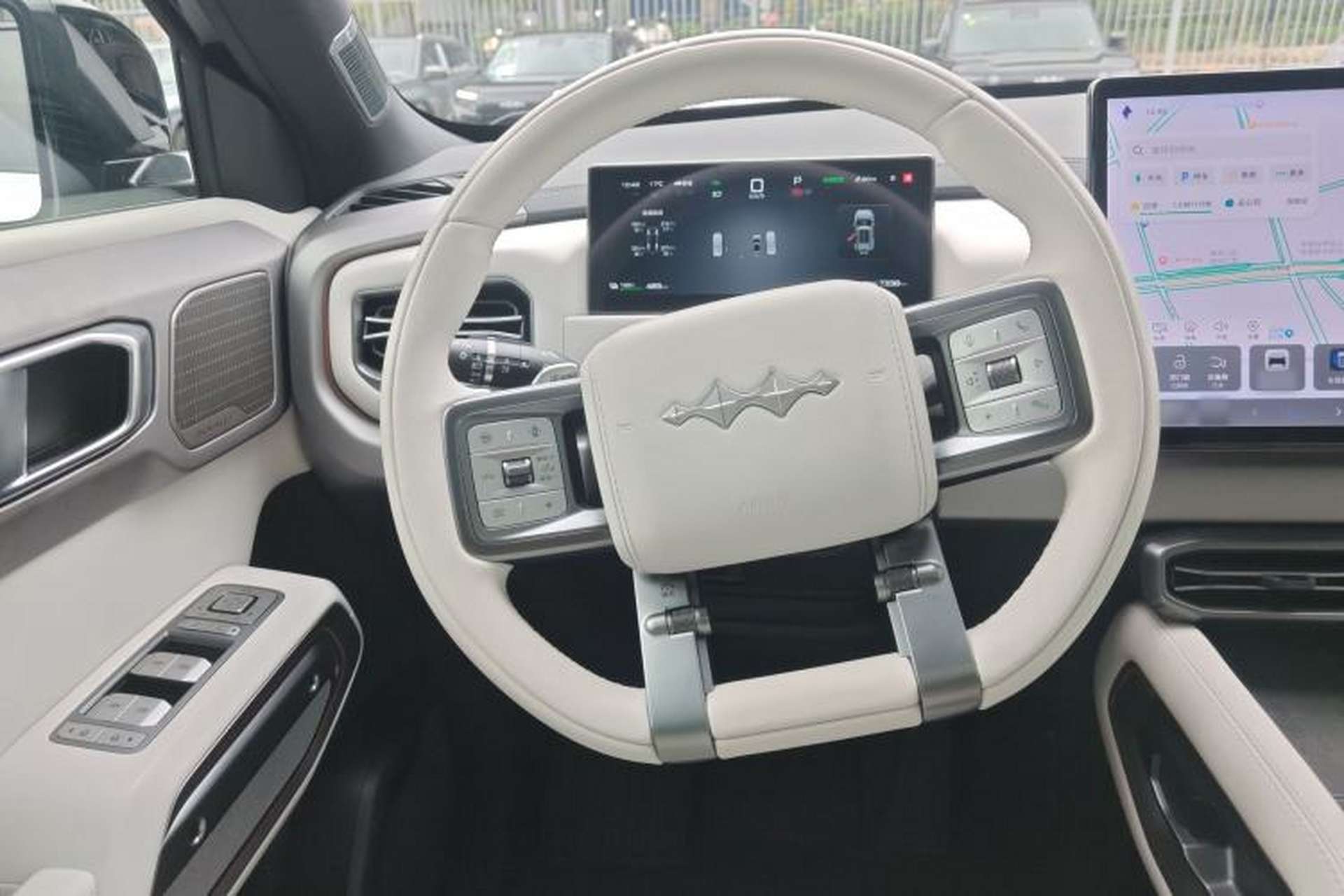 Used Formula Leopard Titanium 3 2025 501KM All-Wheel Drive Intelligent Driving Ultra Version Steering Wheel
