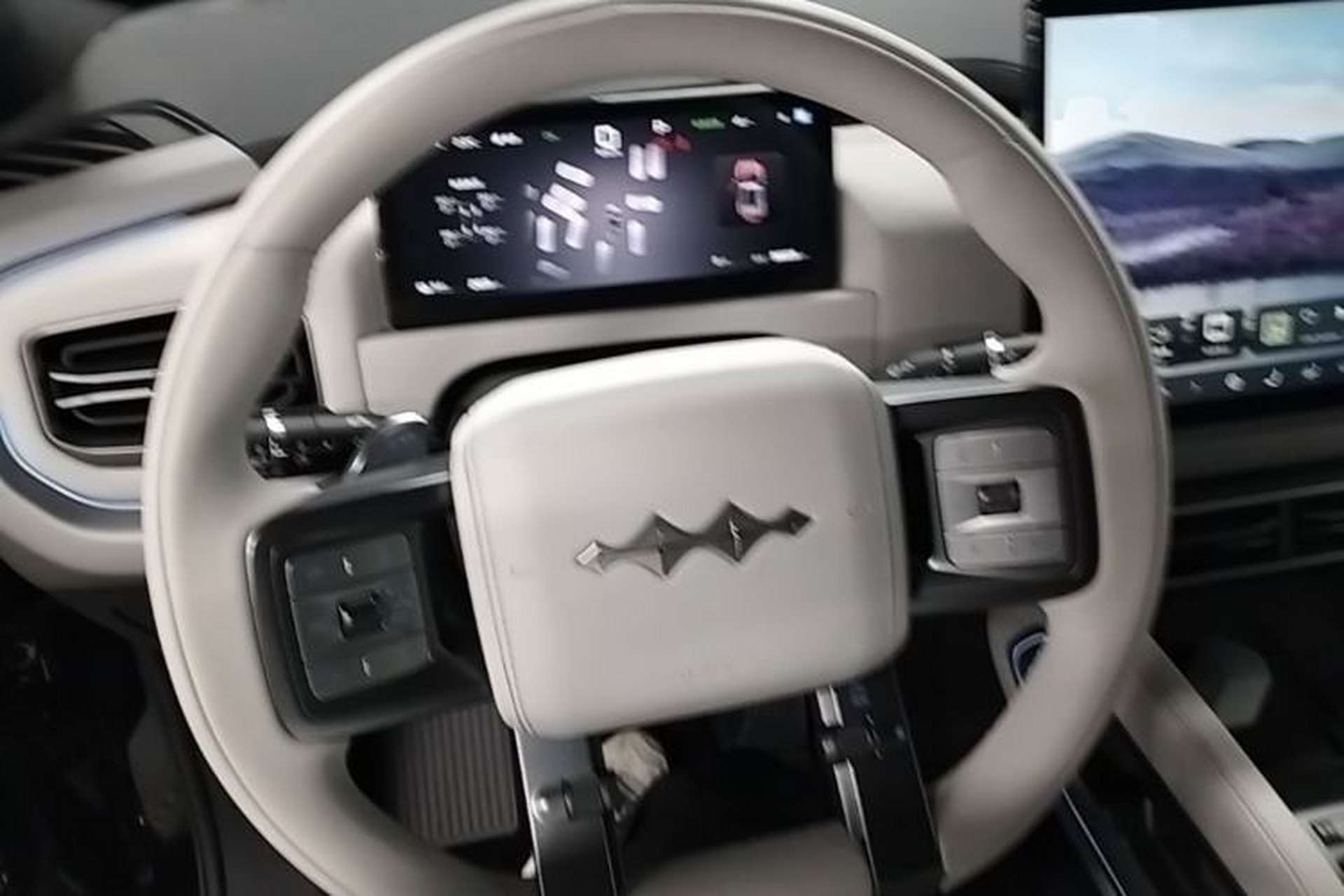 Used Formula Leopard Titanium 3 2025 501KM All-Wheel Drive Intelligent Driving Ultra Version Steering Wheel