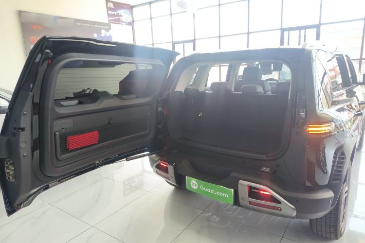 Used Formula Leopard Titanium 3 2025 501 km Range Rear-Wheel Drive Intelligent Driving Max Edition Trunk