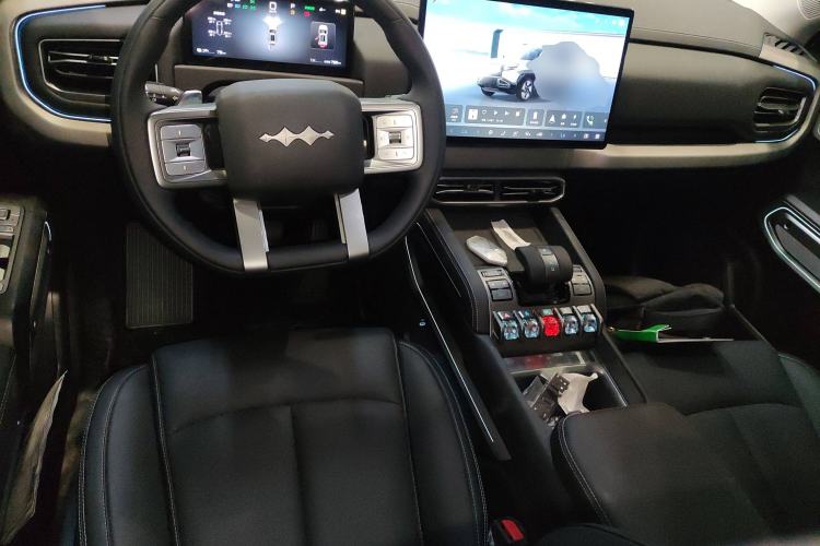 Used Formula Leopard Titanium 3 2025 501 km Range Rear-Wheel Drive Intelligent Driving Max Edition Center Console