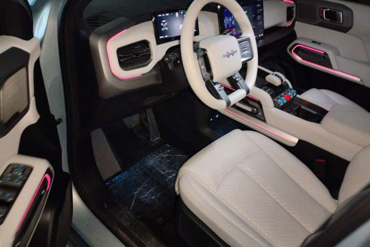 Used Formula Leopard Titanium 3 2025 501KM All-Wheel Drive Intelligent Driving Ultra Version Driver Seat