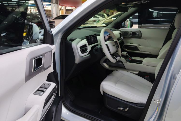 Used Formula Leopard Titanium 3 2025 501 km Range Rear-Wheel Drive Intelligent Driving Pro Version Driver Seat