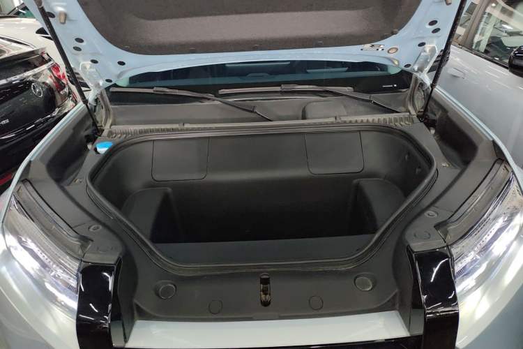 Used Formula Leopard Titanium 3 2025 501 km All-Wheel Drive Intelligent Driving Max Edition Engine Bay