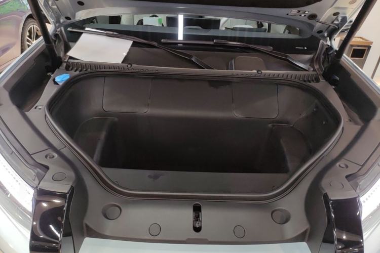 Used Formula Leopard Titanium 3 2025 501KM All-Wheel Drive Intelligent Driving Ultra Version Engine Bay