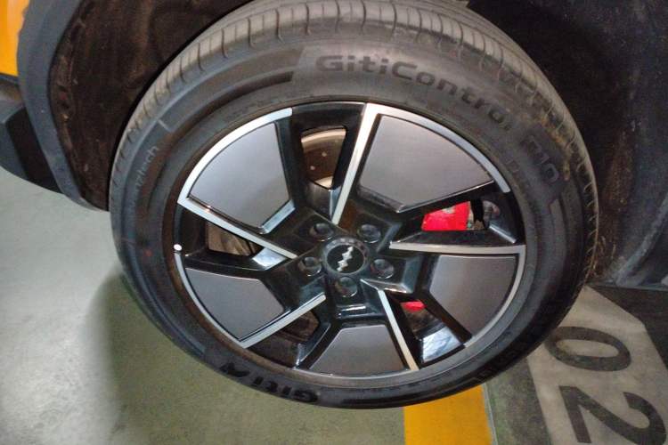 Used Formula Leopard Titanium 3 2025 501KM All-Wheel Drive Intelligent Driving Ultra Version Exterior 4