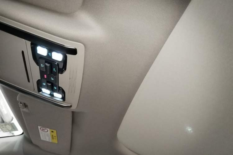 Used Formula Leopard Titanium 3 2025 501 km Range Rear-Wheel Drive Intelligent Driving Max Edition Headliner