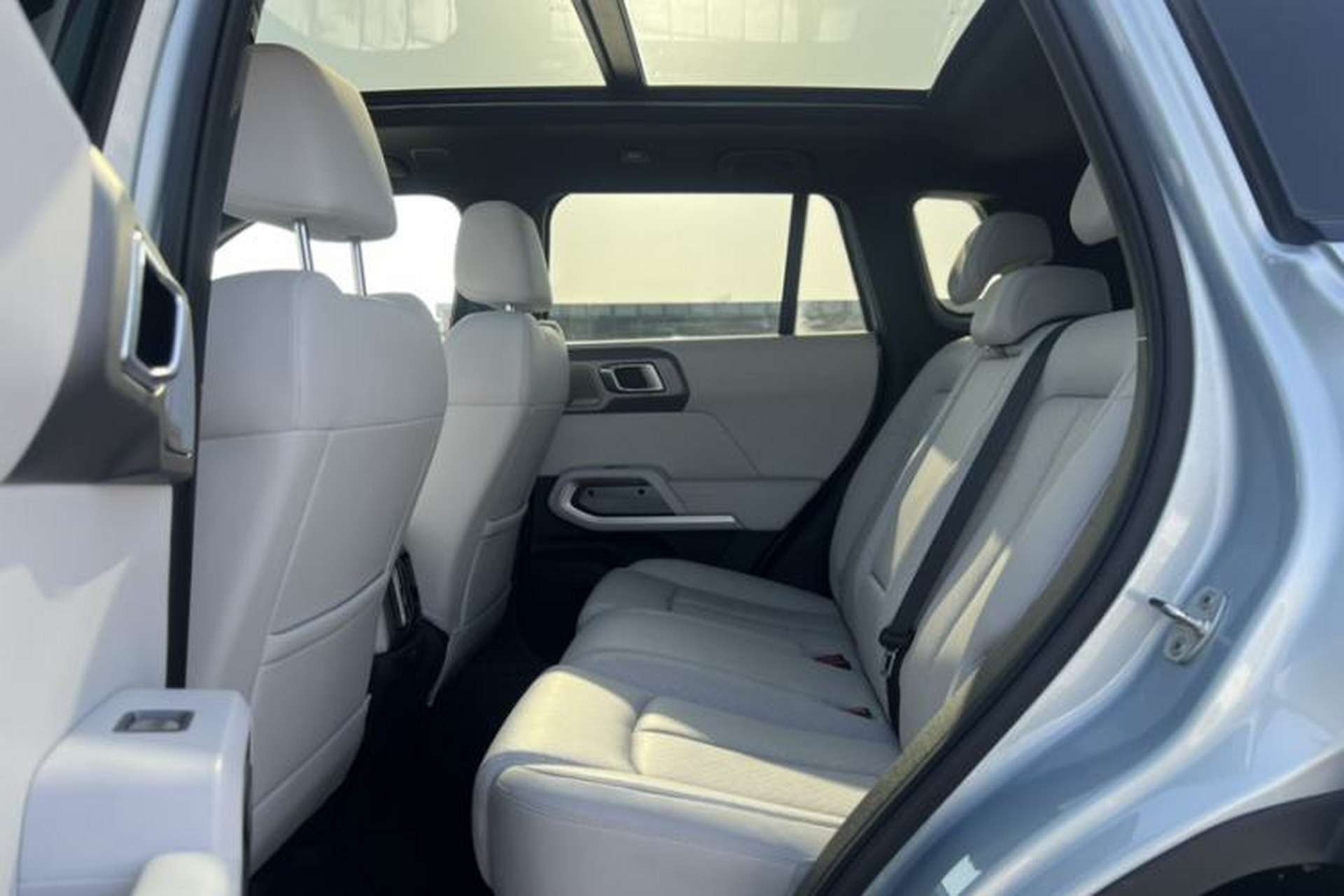 Used Formula Leopard Titanium 3 2025 501KM All-Wheel Drive Intelligent Driving Ultra Version Interior 4