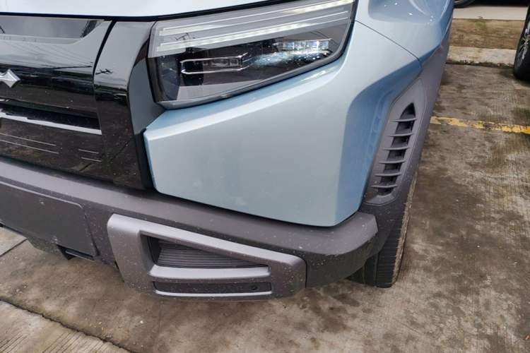 Used Formula Leopard Titanium 3 2025 501KM All-Wheel Drive Intelligent Driving Ultra Version Left Front Headlight