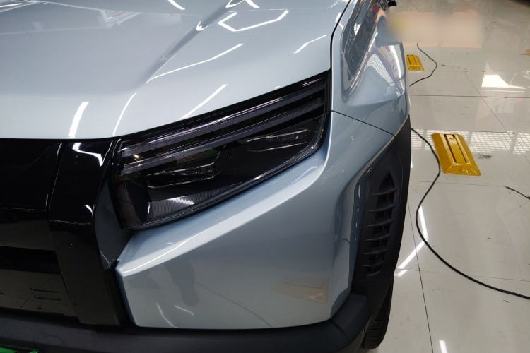 Used Formula Leopard Titanium 3 2025 501 km Range Rear-Wheel Drive Intelligent Driving Pro Version Left Front Headlight