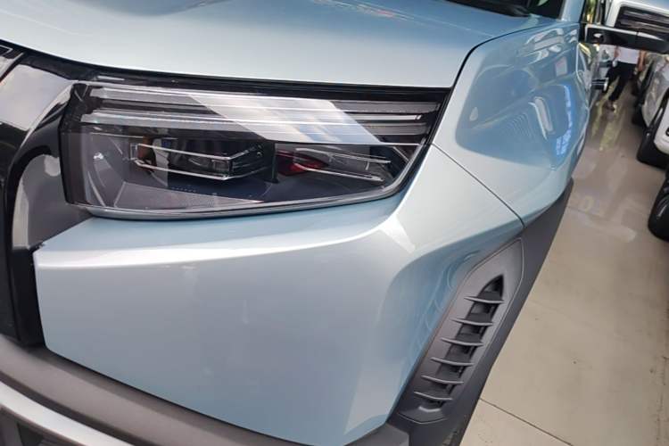 Used Formula Leopard Titanium 3 2025 501 km All-Wheel Drive Intelligent Driving Max Edition Left Front Headlight