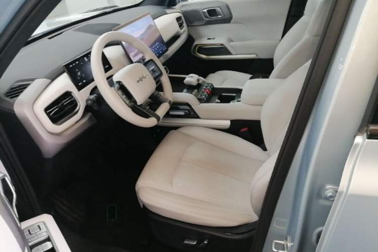 Used Formula Leopard Titanium 3 2025 501KM All-Wheel Drive Intelligent Driving Ultra Version Left Front Seat