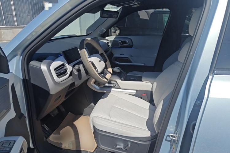 Used Formula Leopard Titanium 3 2025 501KM All-Wheel Drive Intelligent Driving Ultra Version Left Front Seat