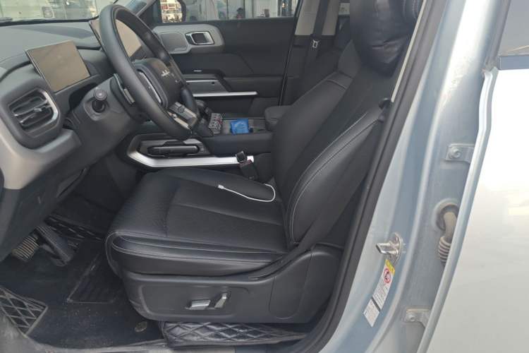 Used Formula Leopard Titanium 3 2025 501KM All-Wheel Drive Intelligent Driving Ultra Version Left Front Seat