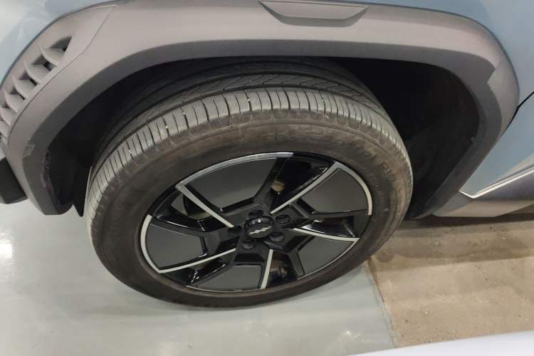 Used Formula Leopard Titanium 3 2025 501 km All-Wheel Drive Intelligent Driving Max Edition Left Front Wheel Hub