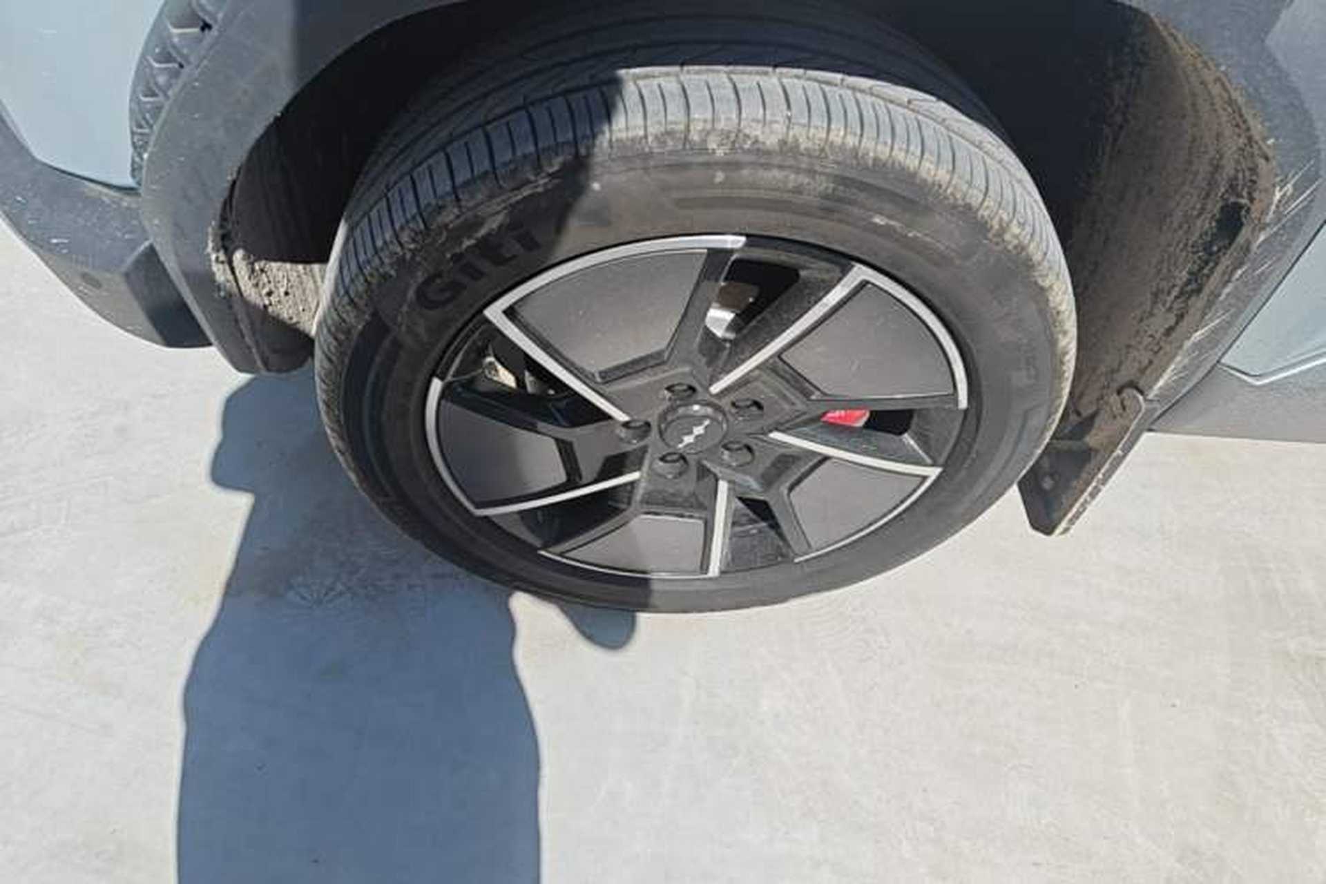 Used Formula Leopard Titanium 3 2025 501KM All-Wheel Drive Intelligent Driving Ultra Version Left Front Wheel Hub
