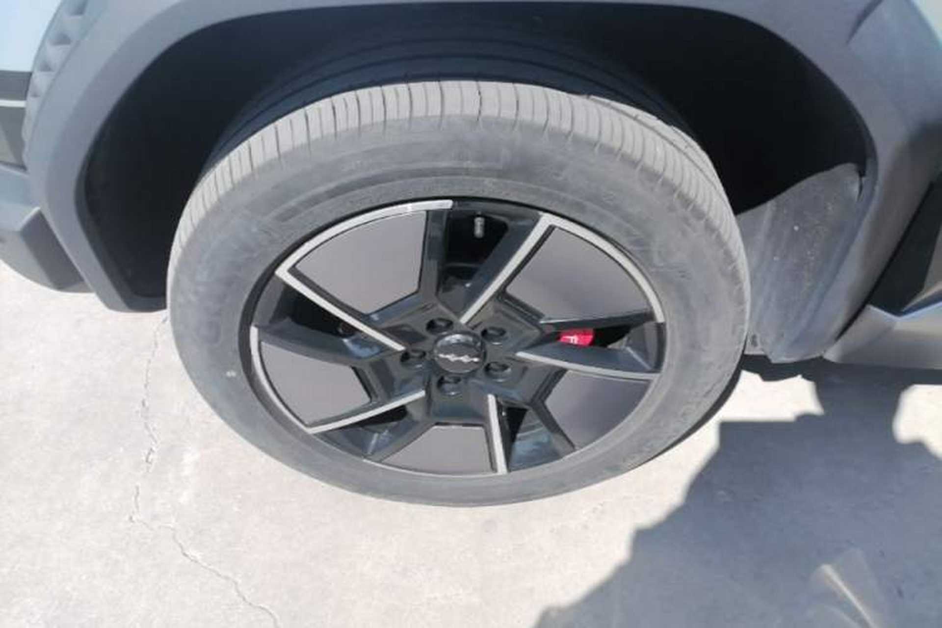 Used Formula Leopard Titanium 3 2025 501KM All-Wheel Drive Intelligent Driving Ultra Version Left Front Wheel Hub