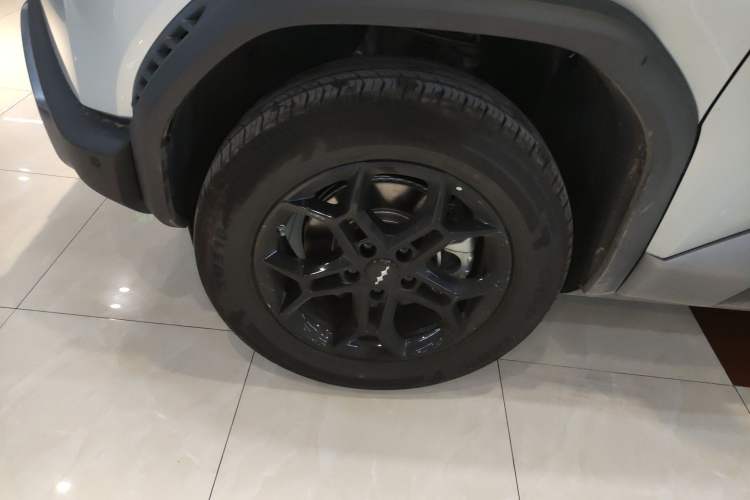 Used Formula Leopard Titanium 3 2025 501 km Range Rear-Wheel Drive Intelligent Driving Max Edition Left Front Wheel Hub