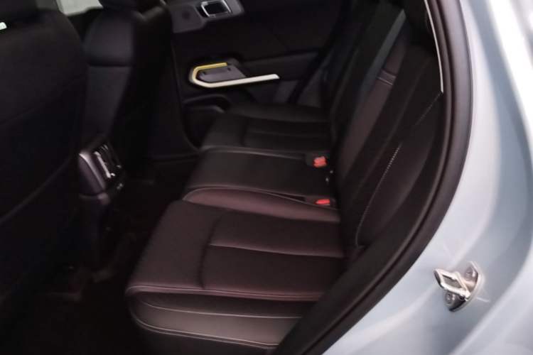 Used Formula Leopard Titanium 3 2025 501 km Range Rear-Wheel Drive Intelligent Driving Max Edition Left Rear Seat