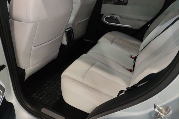 Used Formula Leopard Titanium 3 2025 501KM All-Wheel Drive Intelligent Driving Ultra Version Left Rear Seat