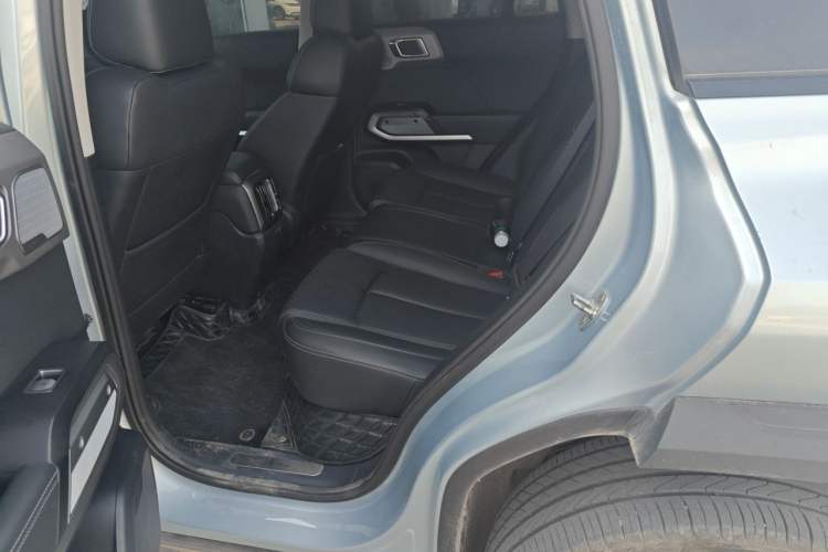 Used Formula Leopard Titanium 3 2025 501KM All-Wheel Drive Intelligent Driving Ultra Version Left Rear Seat