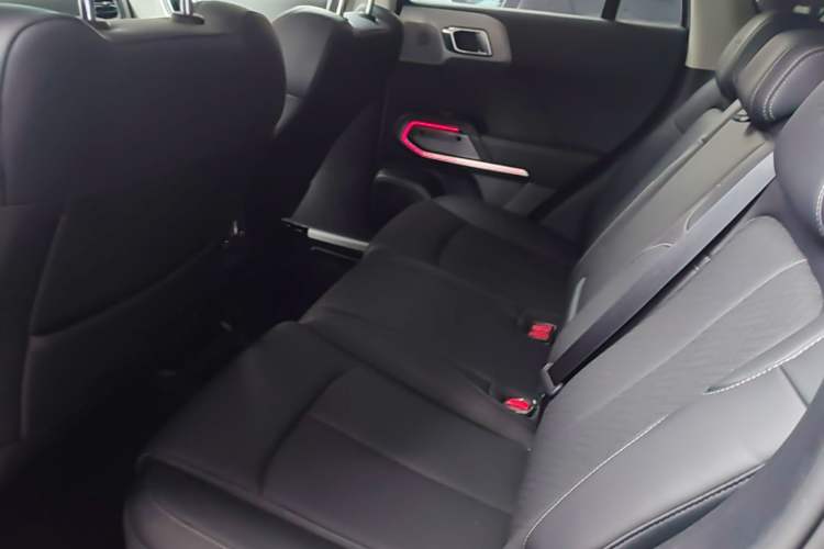Used Formula Leopard Titanium 3 2025 501 km All-Wheel Drive Intelligent Driving Max Edition Left Rear Seat