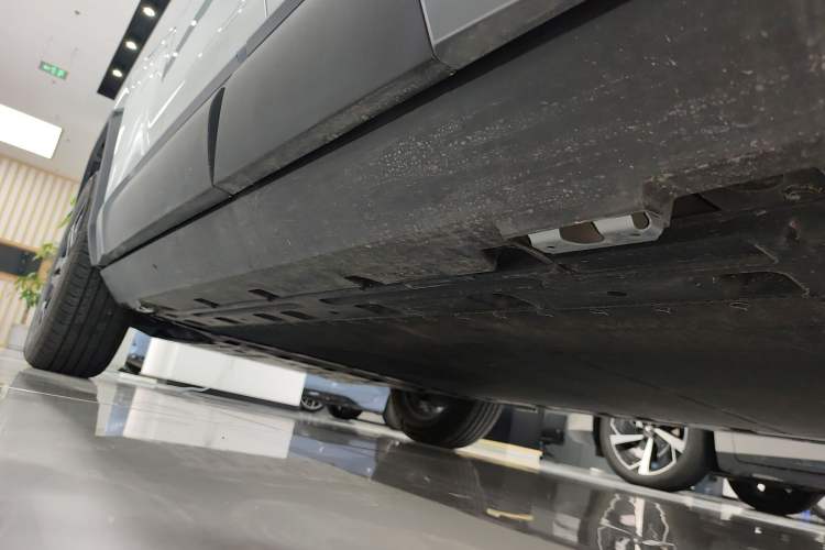 Used Formula Leopard Titanium 3 2025 Model 501KM Rear-Drive Ultra Version Left Side Sill