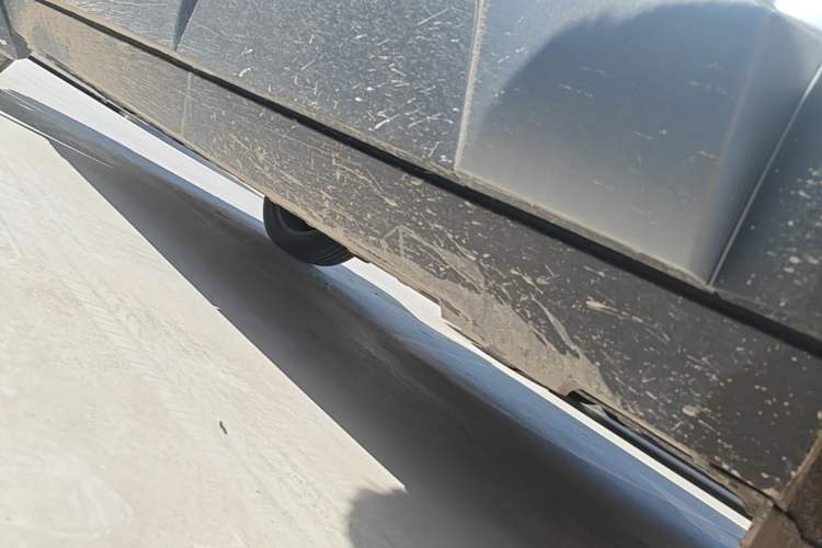 Used Formula Leopard Titanium 3 2025 501KM All-Wheel Drive Intelligent Driving Ultra Version Left Side Sill