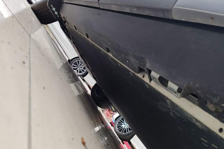 Used Formula Leopard Titanium 3 2025 501 km All-Wheel Drive Intelligent Driving Max Edition Left Side Sill