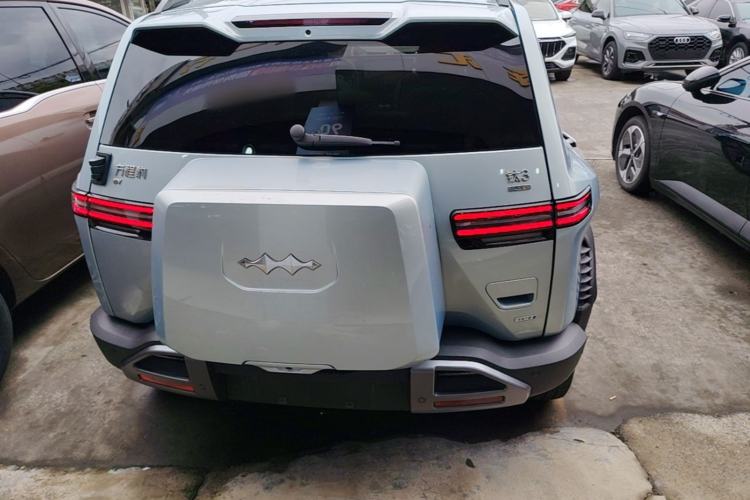 Used Formula Leopard Titanium 3 2025 501KM All-Wheel Drive Intelligent Driving Ultra Version Rear
