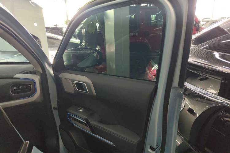 Used Formula Leopard Titanium 3 2025 501 km All-Wheel Drive Intelligent Driving Max Edition Right Front Door Interior