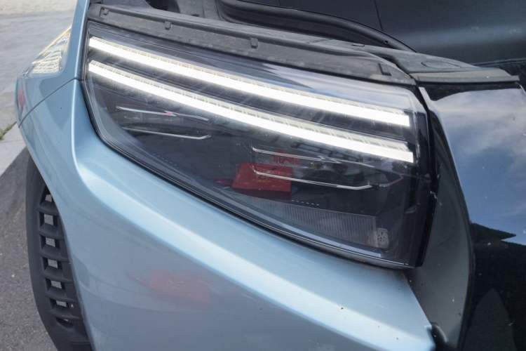 Used Formula Leopard Titanium 3 2025 501 km All-Wheel Drive Intelligent Driving Max Edition Right Front Headlight