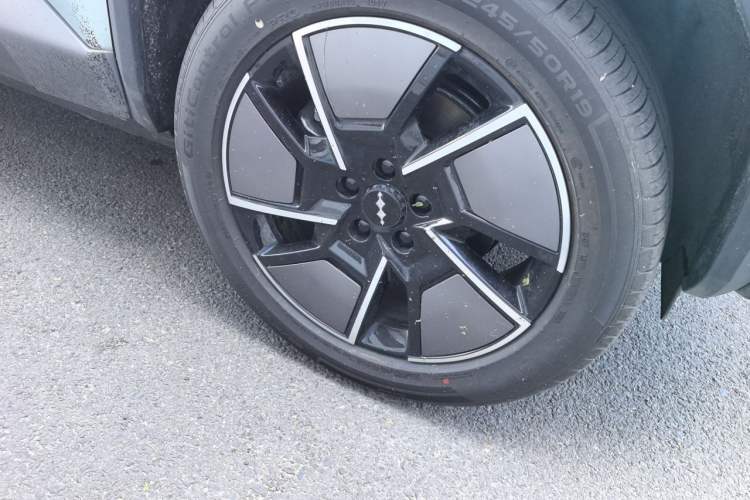 Used Formula Leopard Titanium 3 2025 501 km All-Wheel Drive Intelligent Driving Max Edition Right Front Wheel Hub