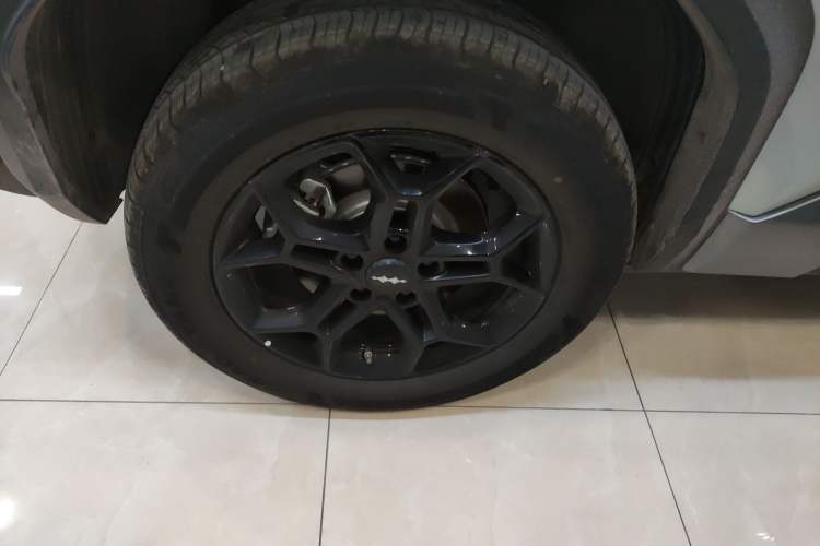 Used Formula Leopard Titanium 3 2025 501 km Range Rear-Wheel Drive Intelligent Driving Max Edition Right Rear Wheel Hub