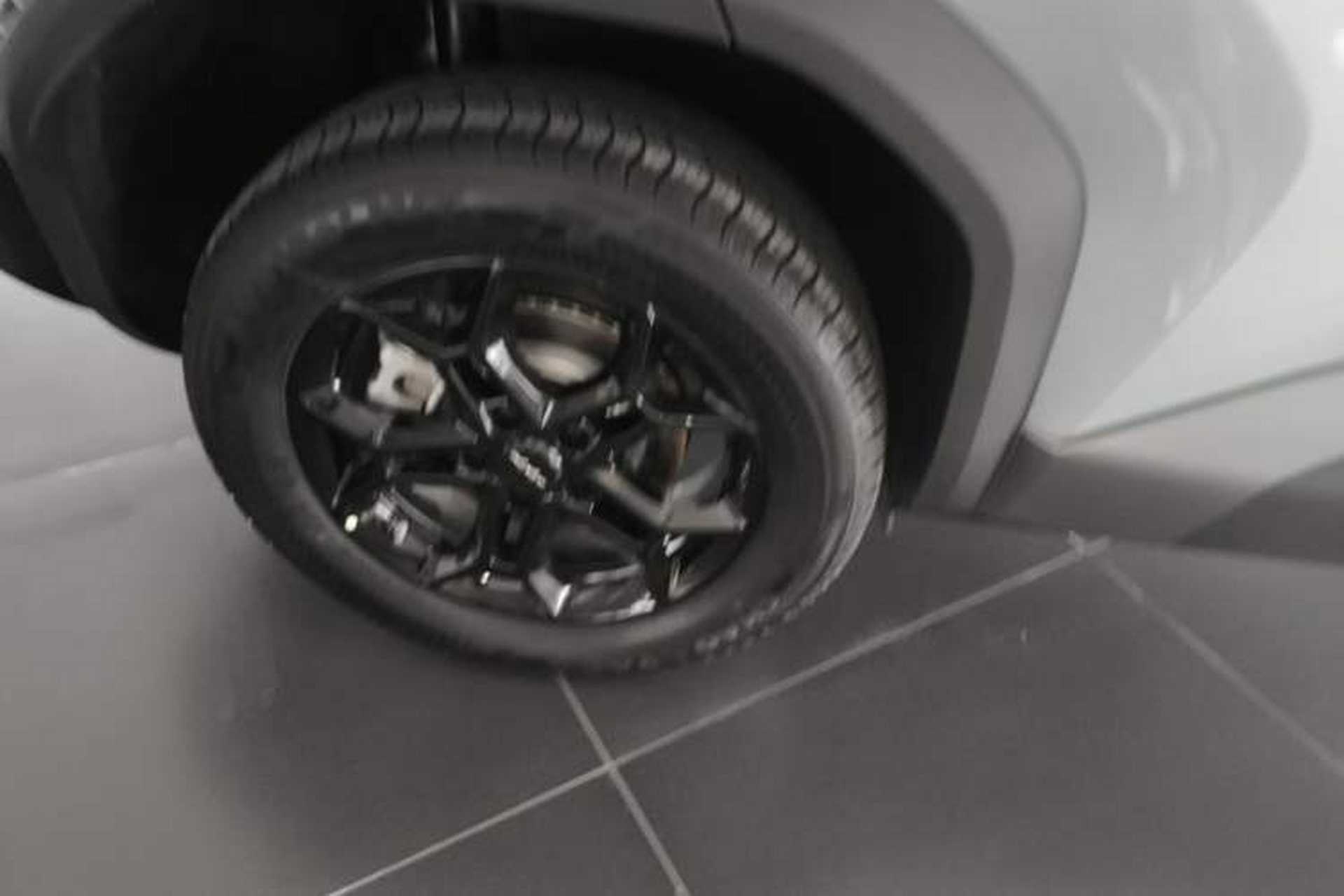 Used Formula Leopard Titanium 3 2025 501 km Range Rear-Wheel Drive Intelligent Driving Pro Version Right Rear Wheel Hub