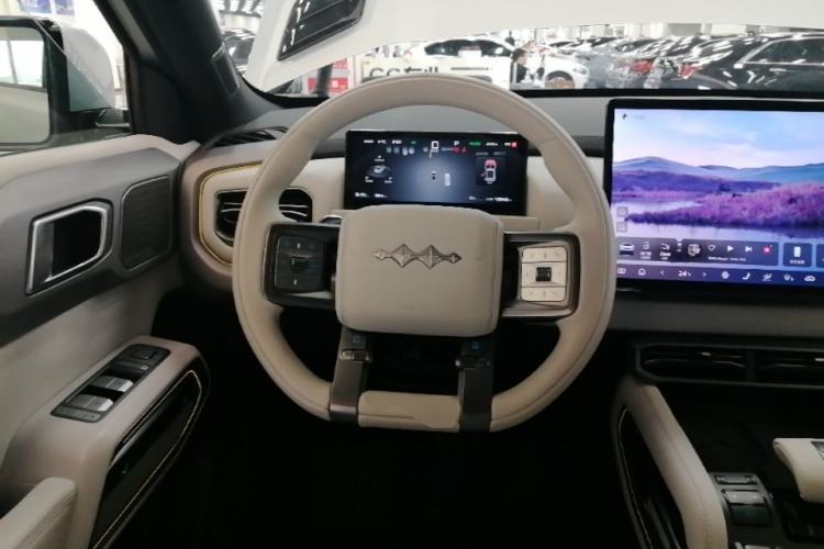 Used Formula Leopard Titanium 3 2025 501KM All-Wheel Drive Intelligent Driving Ultra Version Steering Wheel