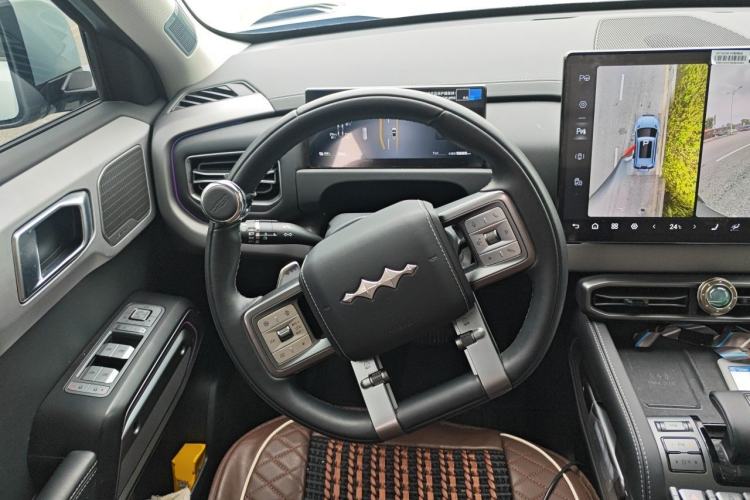 Used Formula Leopard Titanium 3 2025 501KM All-Wheel Drive Intelligent Driving Ultra Version Steering Wheel