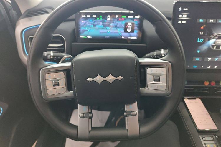 Used Formula Leopard Titanium 3 2025 501 km All-Wheel Drive Intelligent Driving Max Edition Steering Wheel