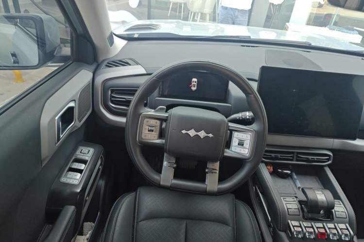 Used Formula Leopard Titanium 3 2025 501KM All-Wheel Drive Intelligent Driving Ultra Version Steering Wheel