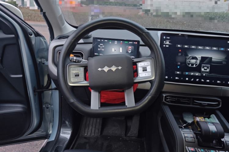 Used Formula Leopard Titanium 3 2025 501 km Range Rear-Wheel Drive Intelligent Driving Max Edition Steering Wheel