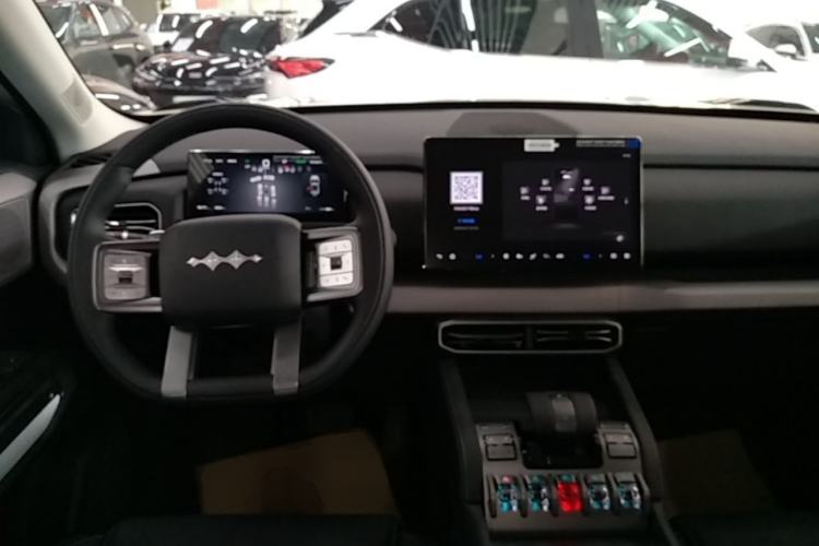 Used Formula Leopard Titanium 3 2025 501 km Range Rear-Wheel Drive Intelligent Driving Pro Version Center Console