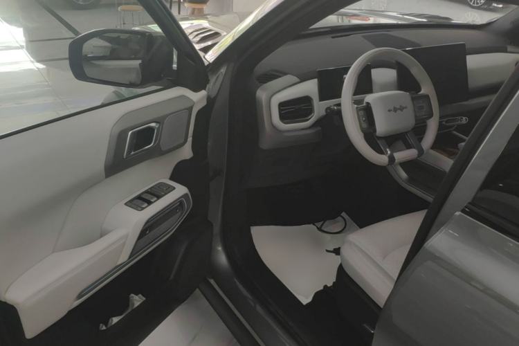 Used Formula Leopard Titanium 3 2025 501 km Range Rear-Wheel Drive Intelligent Driving Max Edition Driver Seat
