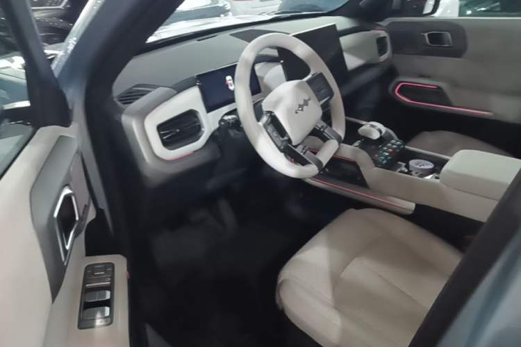 Used Formula Leopard Titanium 3 2025 501KM All-Wheel Drive Intelligent Driving Ultra Version Driver Seat