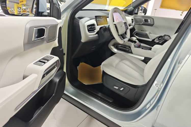 Used Formula Leopard Titanium 3 2025 501KM All-Wheel Drive Intelligent Driving Ultra Version Driver Seat