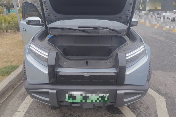 Used Formula Leopard Titanium 3 2025 501KM All-Wheel Drive Intelligent Driving Ultra Version Engine Bay
